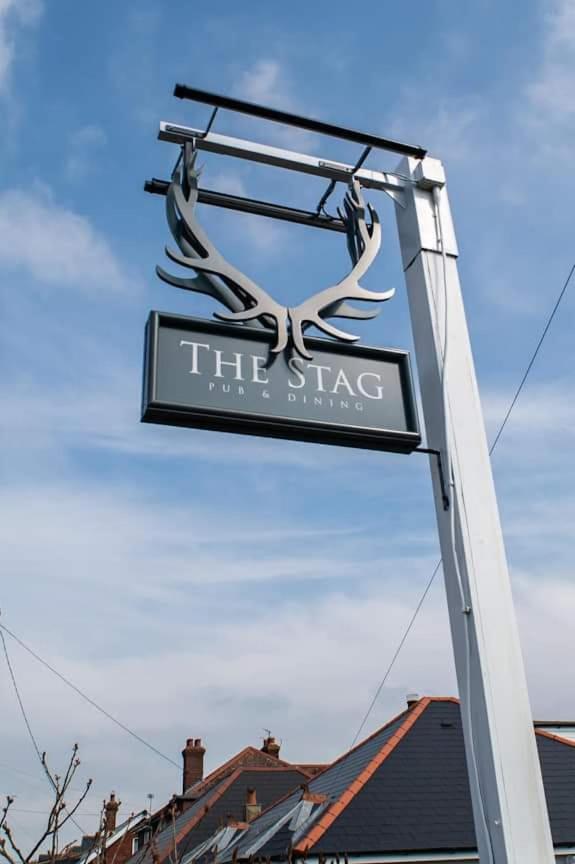 The Stag Hotel Northwood  Ngoại thất bức ảnh
